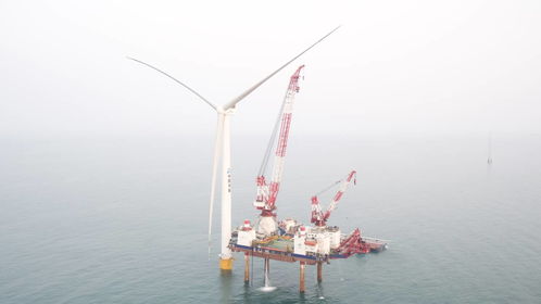 海南首臺10兆瓦海上風機成功安裝，華能臨高項目引領綠色能源新篇章